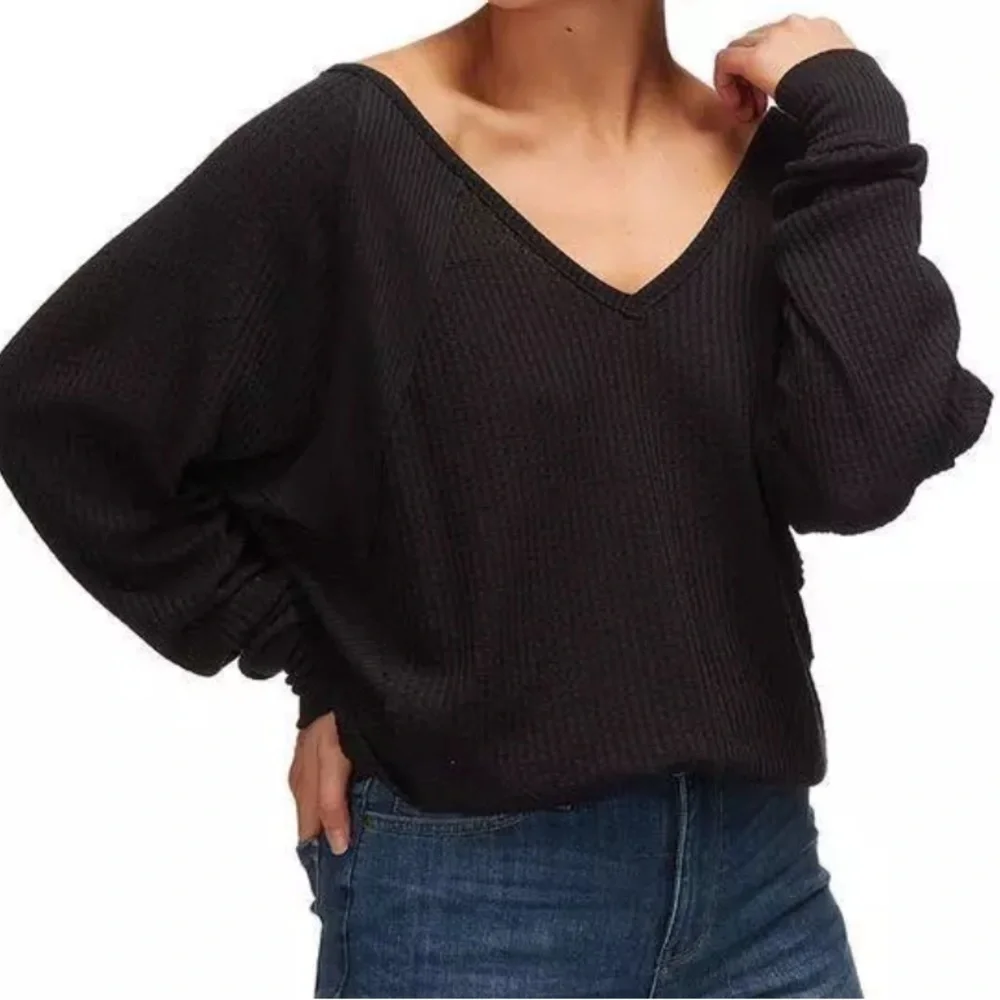 FREE PEOPLE Santa Clara women’s large black waffle knit v-neck pullover top NWT